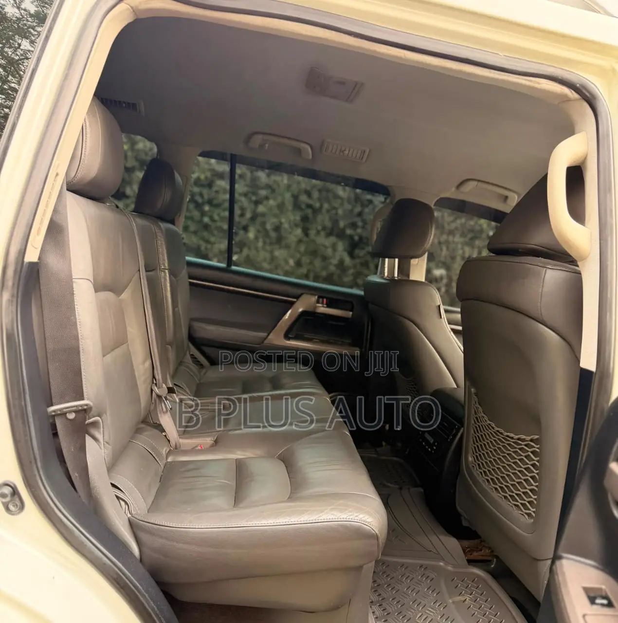 Toyota Land Cruiser 2010 White