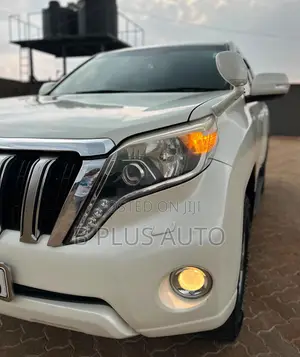 Toyota Land Cruiser 2010 White