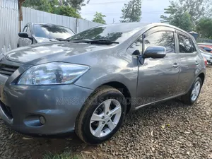 Toyota Auris 2011 Gray