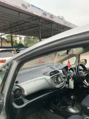 Honda Fit 2011 Silver