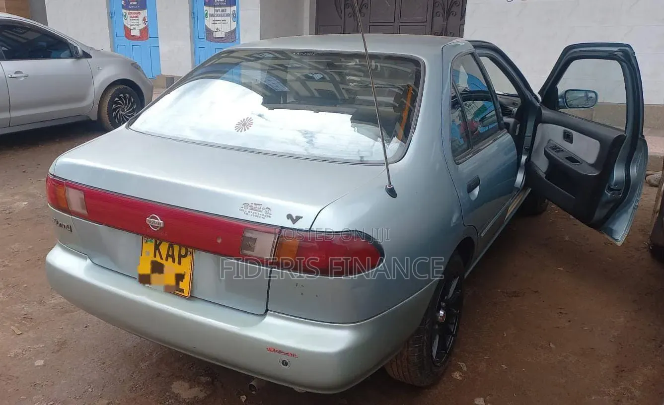 Nissan 1400 1998 Silver