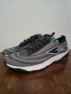 Sports Shoes