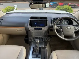 Toyota Land Cruiser Prado 2019 White
