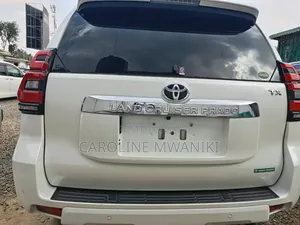 Toyota Land Cruiser Prado 2019 White
