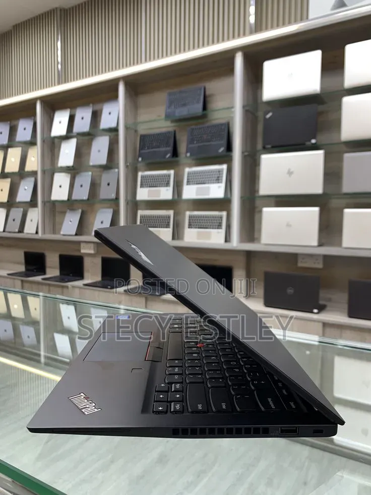 New Laptop Lenovo ThinkPad T490s 8GB Intel Core i7 SSD 256GB