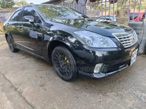 Toyota Crown 2011 Black