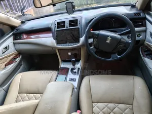 Toyota Crown 2011 Black