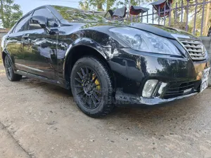 Toyota Crown 2011 Black