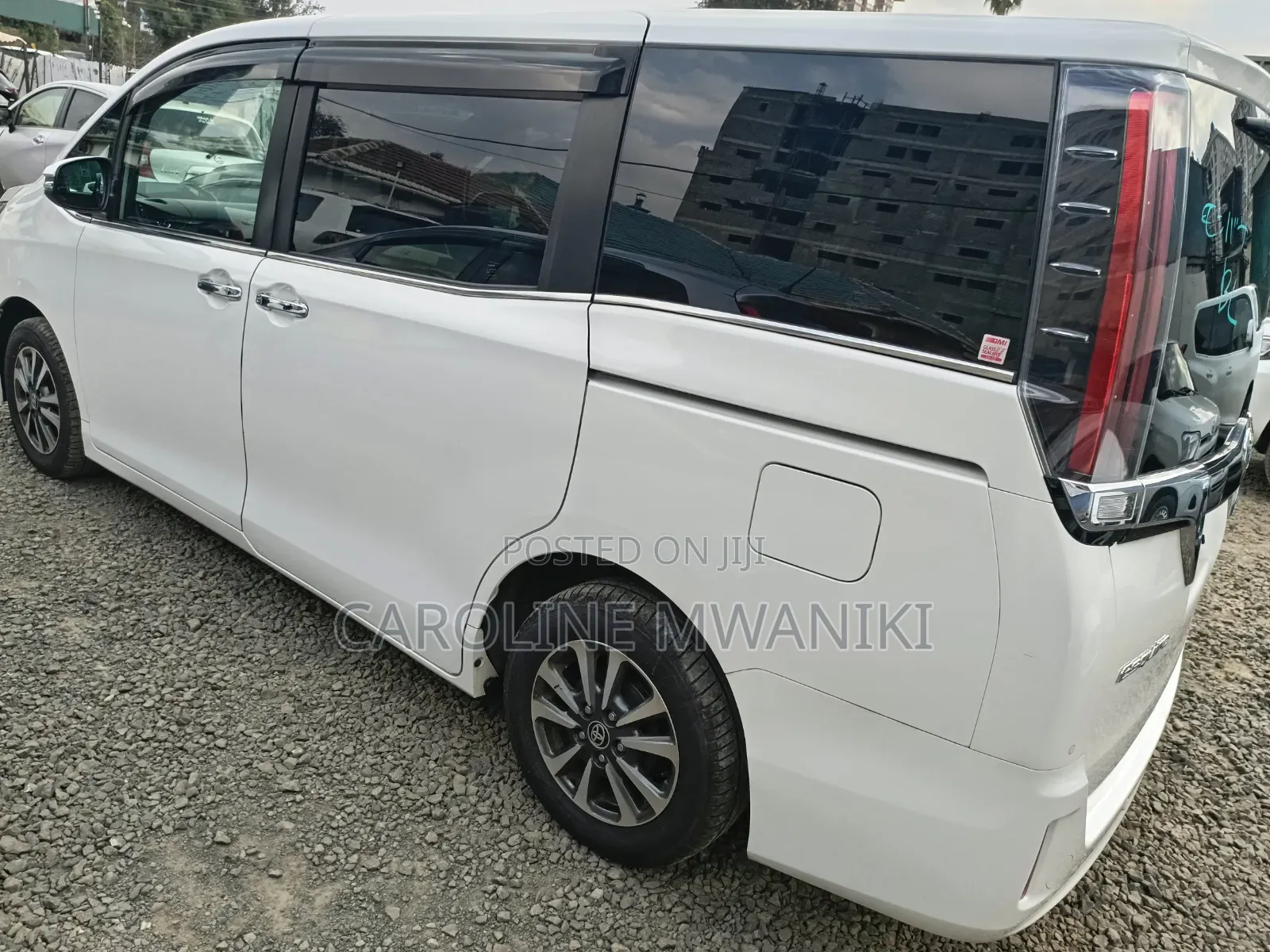 Toyota Esquire 2019 Pearl