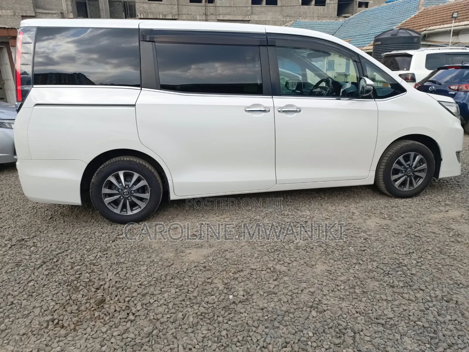 Toyota Esquire 2019 Pearl