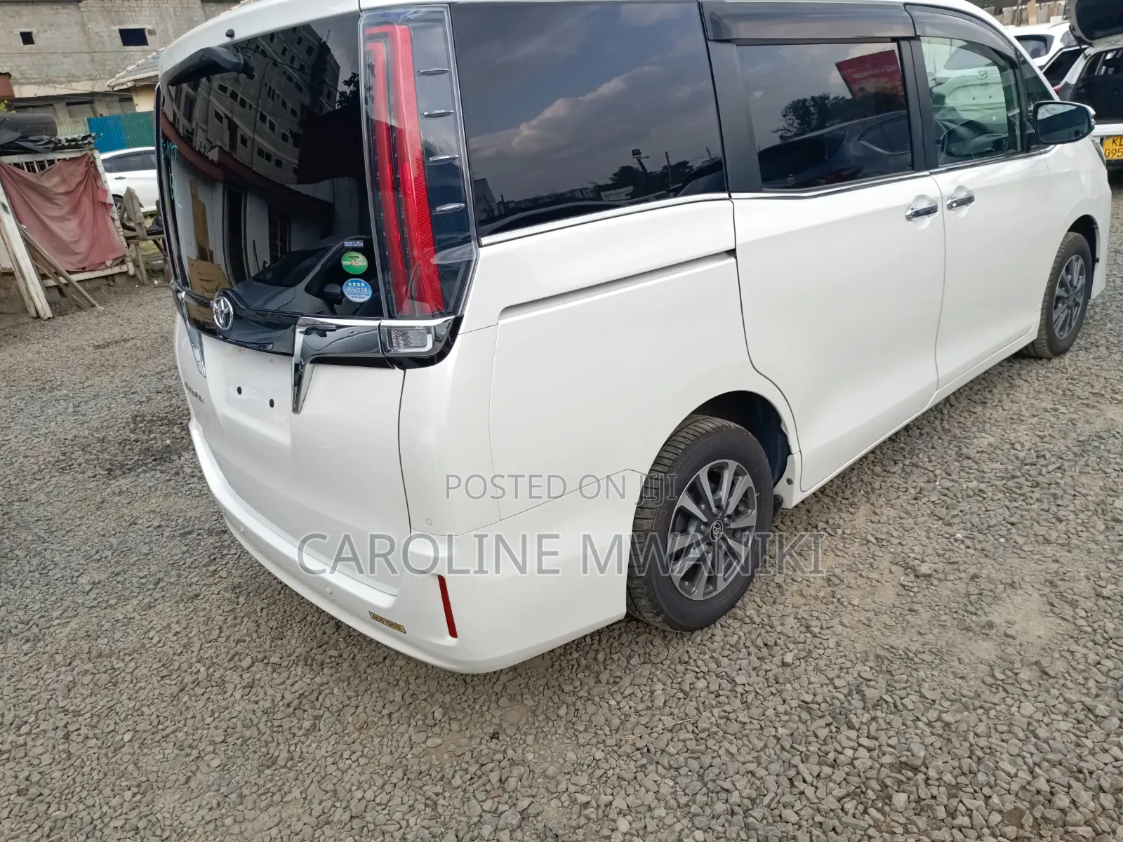 Toyota Esquire 2019 Pearl