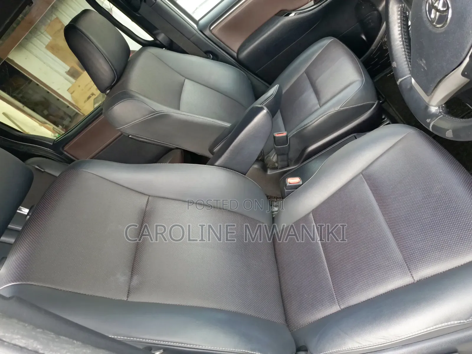 Toyota Esquire 2019 Pearl