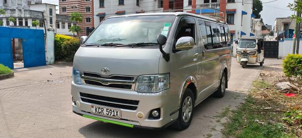 Toyota HiAce 2011 Silver - thumbnail 2