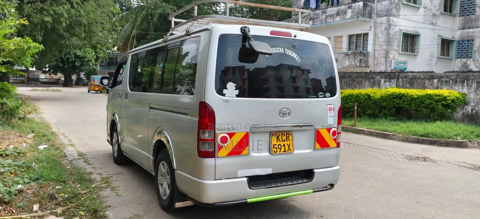 Toyota HiAce 2011 Silver