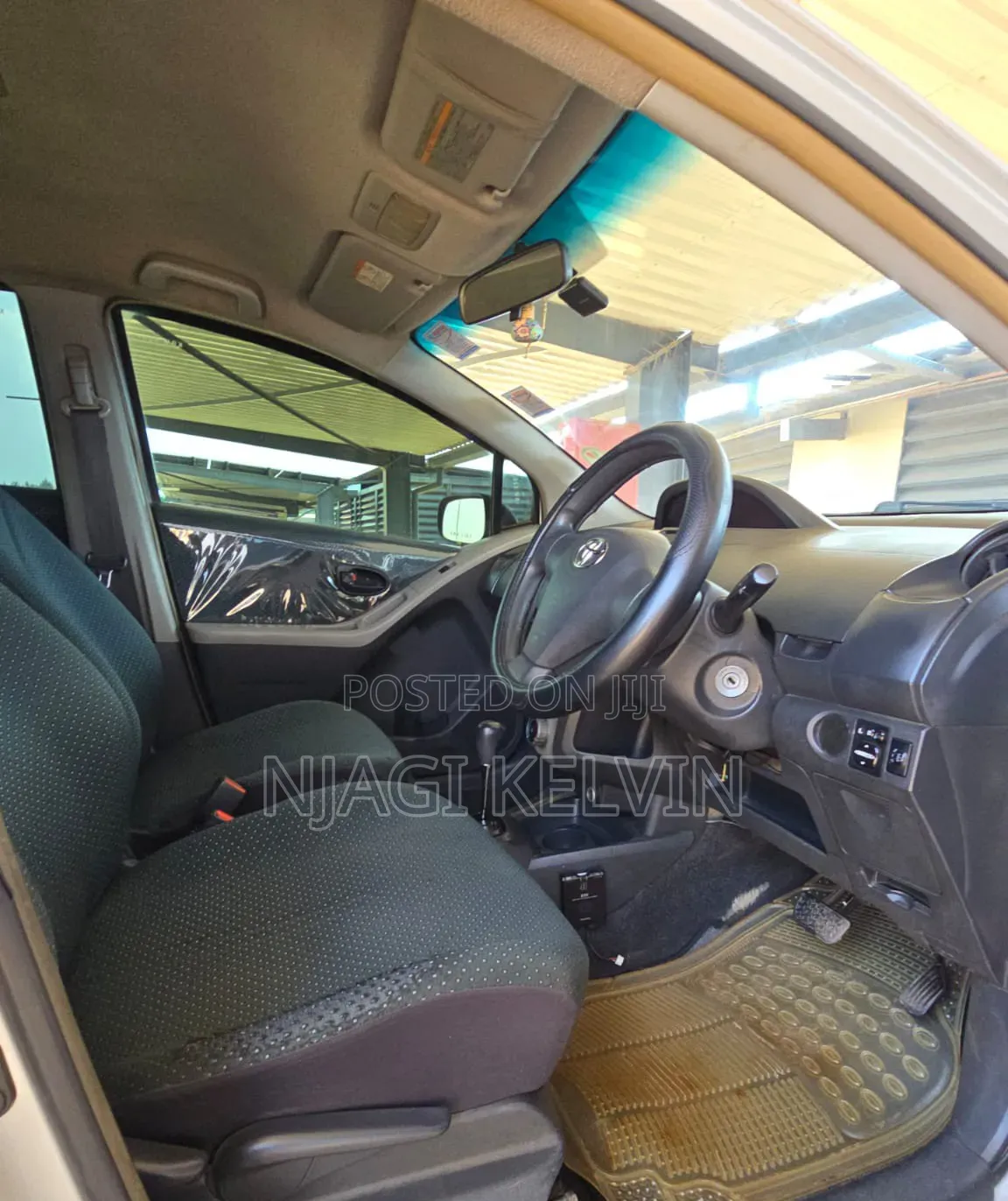 Toyota Vitz 2006 Silver