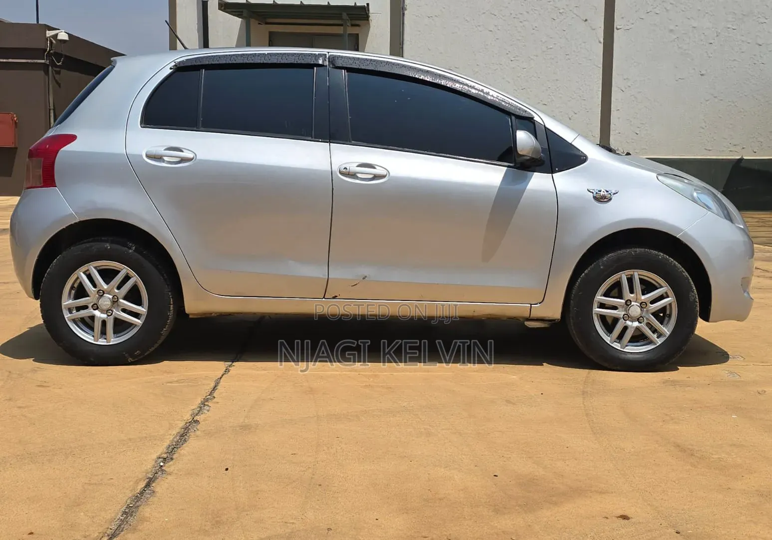 Toyota Vitz 2006 Silver
