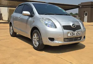 Toyota Vitz 2006 Silver