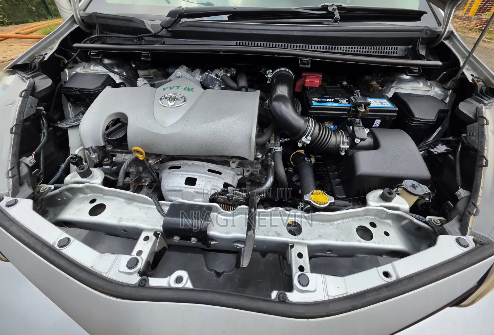 Toyota Vitz 2015 Silver