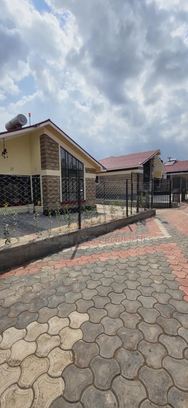 4bdrm Bungalow in Merisho for sale - thumbnail 3