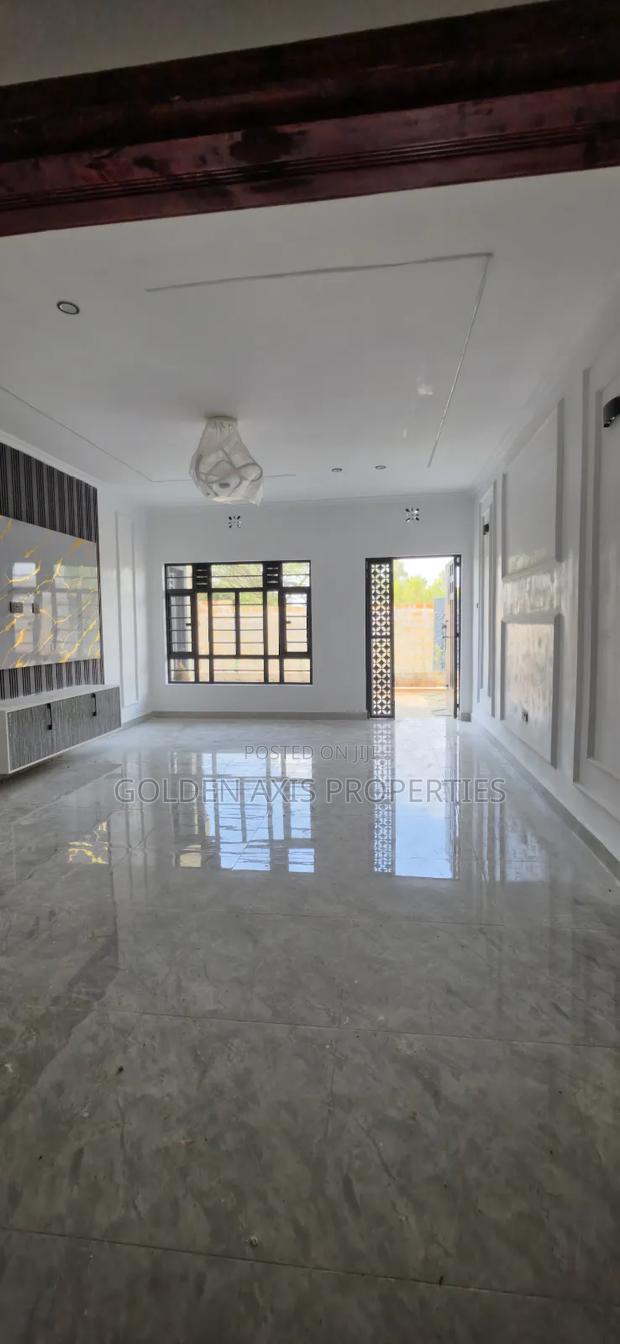 4bdrm Bungalow in Merisho for sale - thumbnail 7