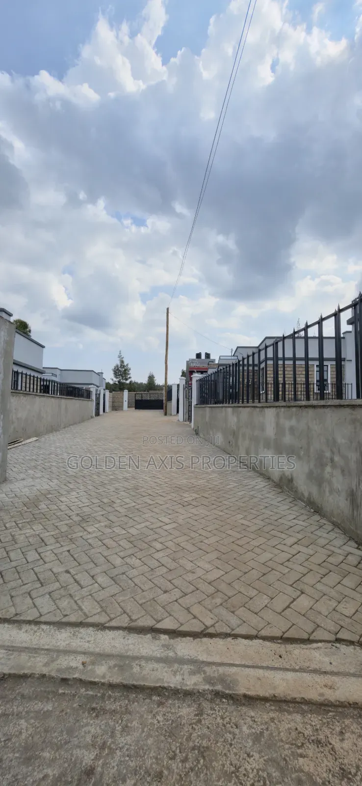 4bdrm Bungalow in Merisho for sale