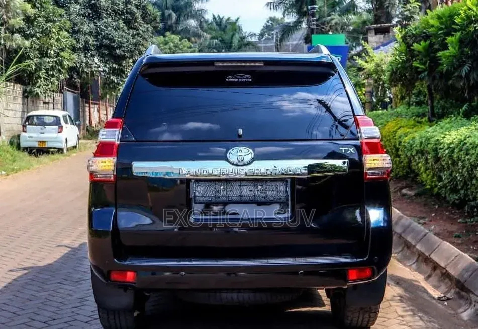 Toyota Land Cruiser Prado 2.8 D-4D 2015 Gray