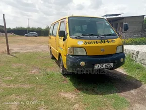 Nissan Vanette 2009 Yellow