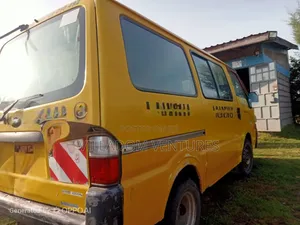 Nissan Vanette 2009 Yellow
