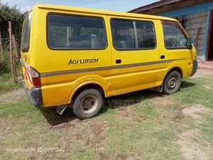 Nissan Vanette 2009 Yellow