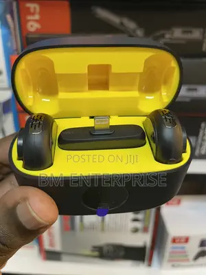  Magnetic Wireless Microphones