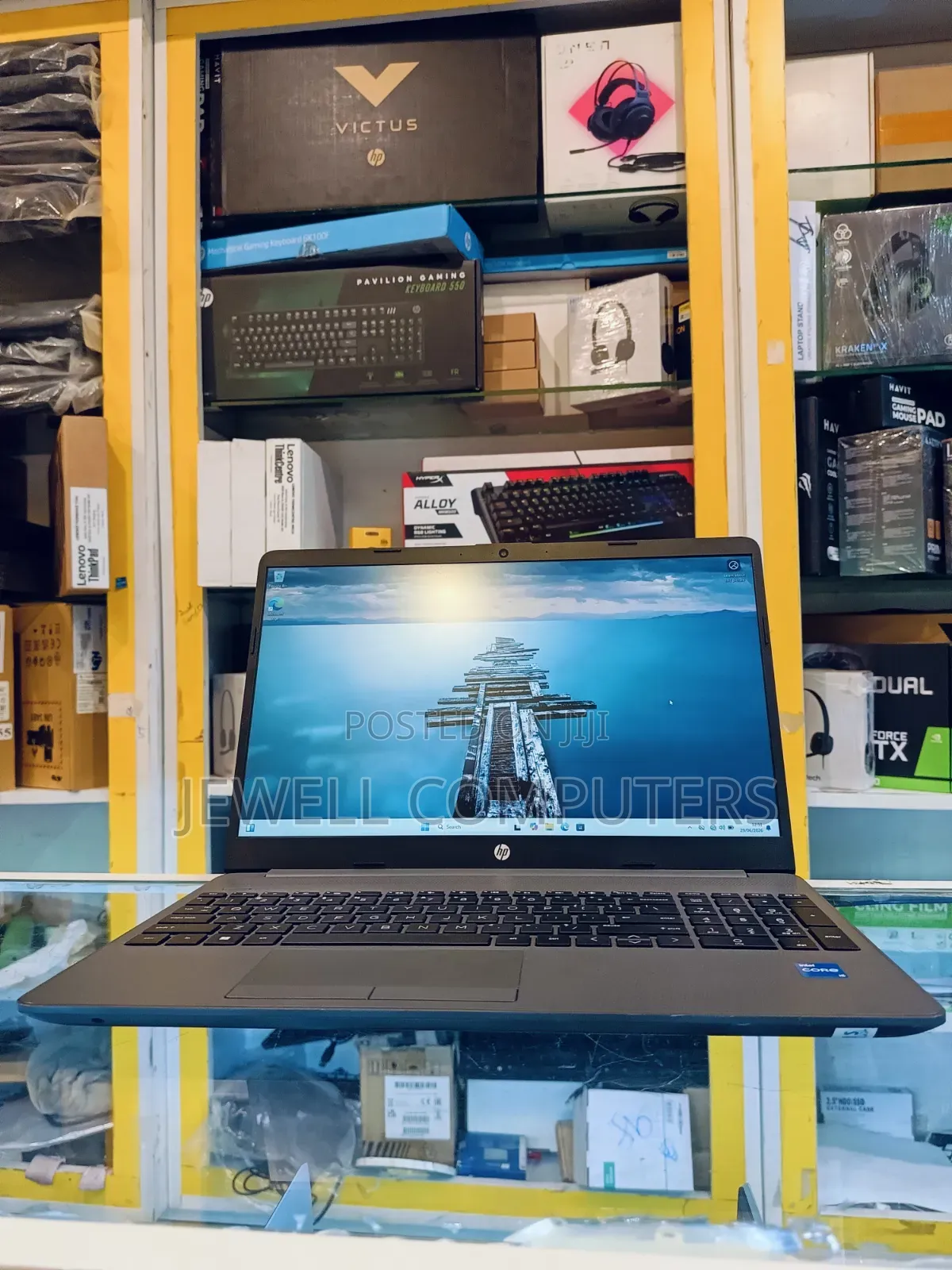 Laptop HP 250 G10 16GB Intel Core i5 SSD 512GB