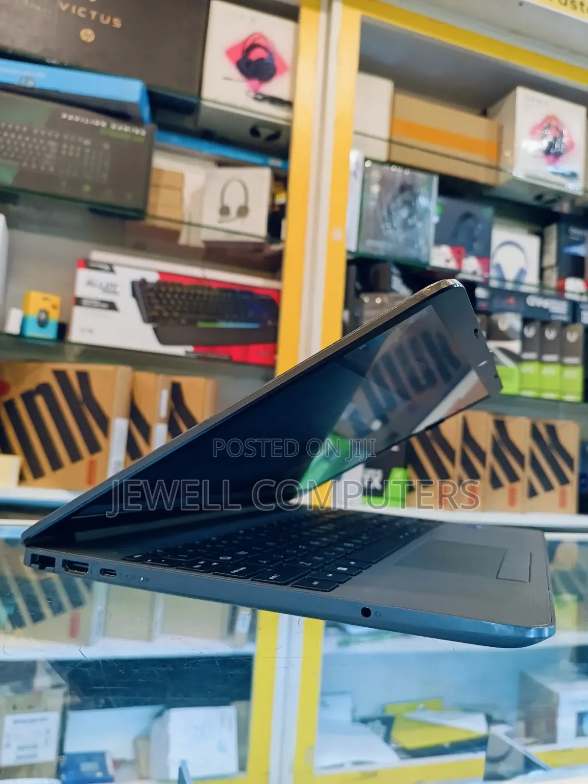 Laptop HP 250 G10 16GB Intel Core i5 SSD 512GB