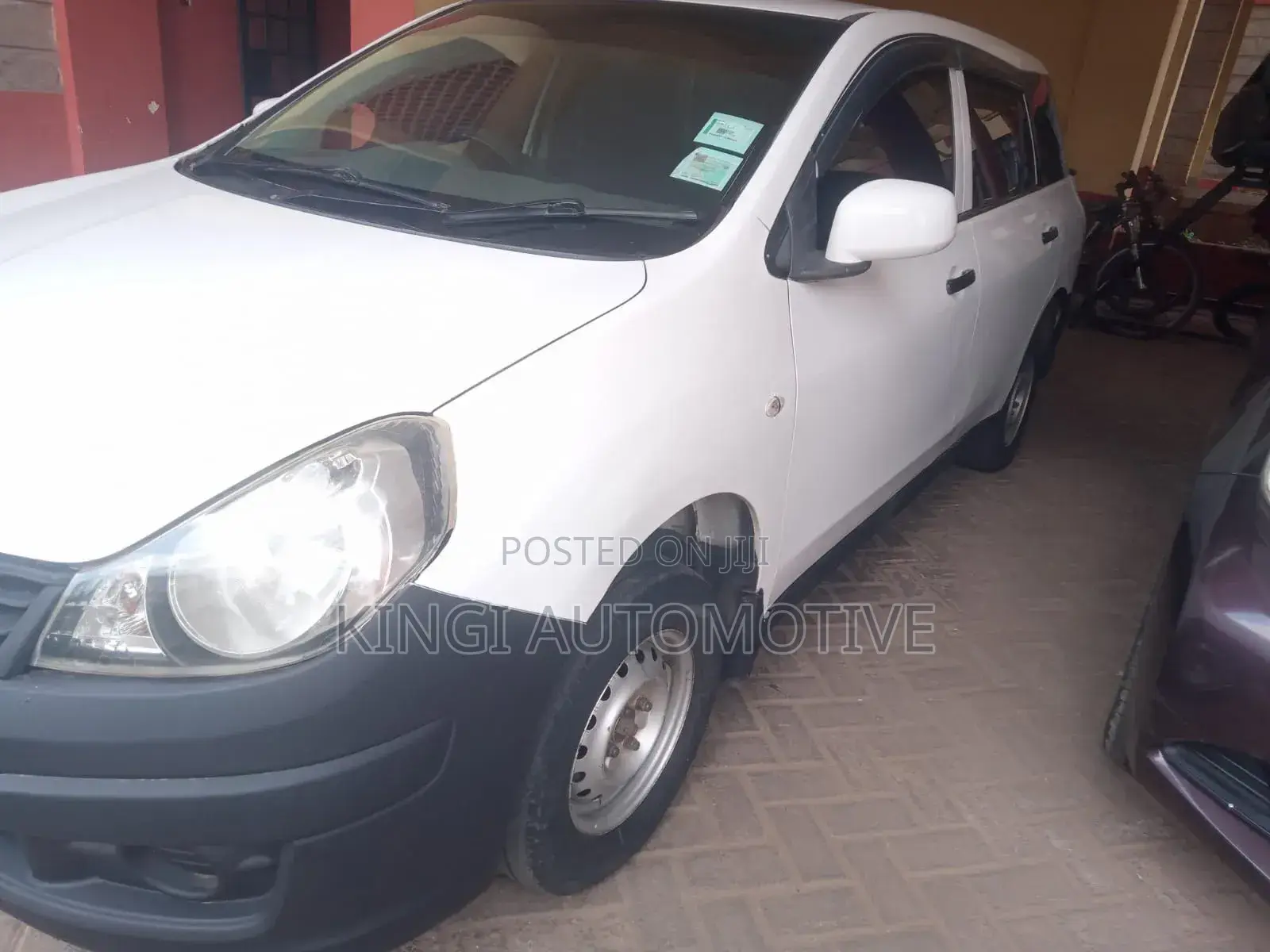 Nissan Advan 2013 White