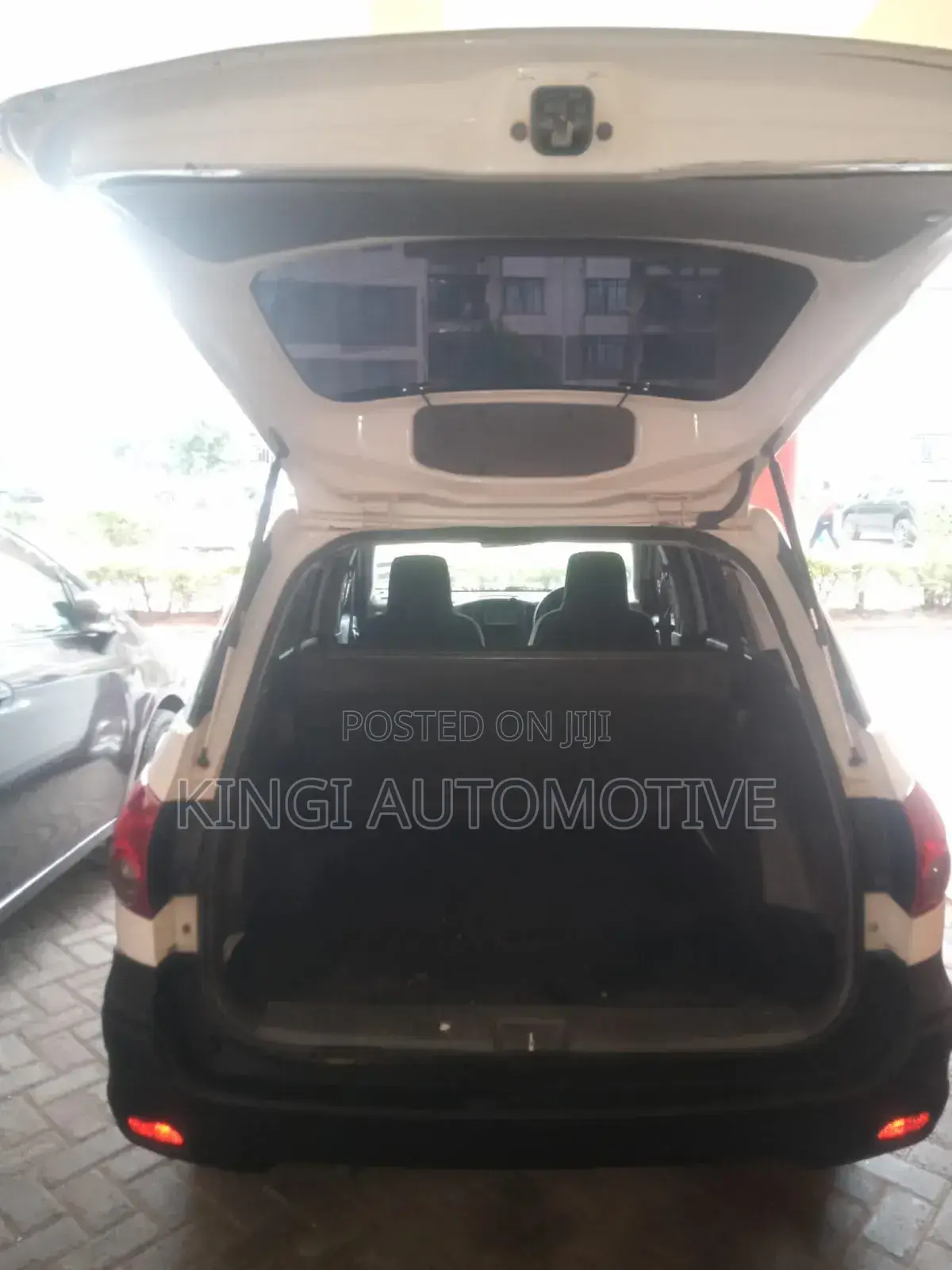 Nissan Advan 2013 White