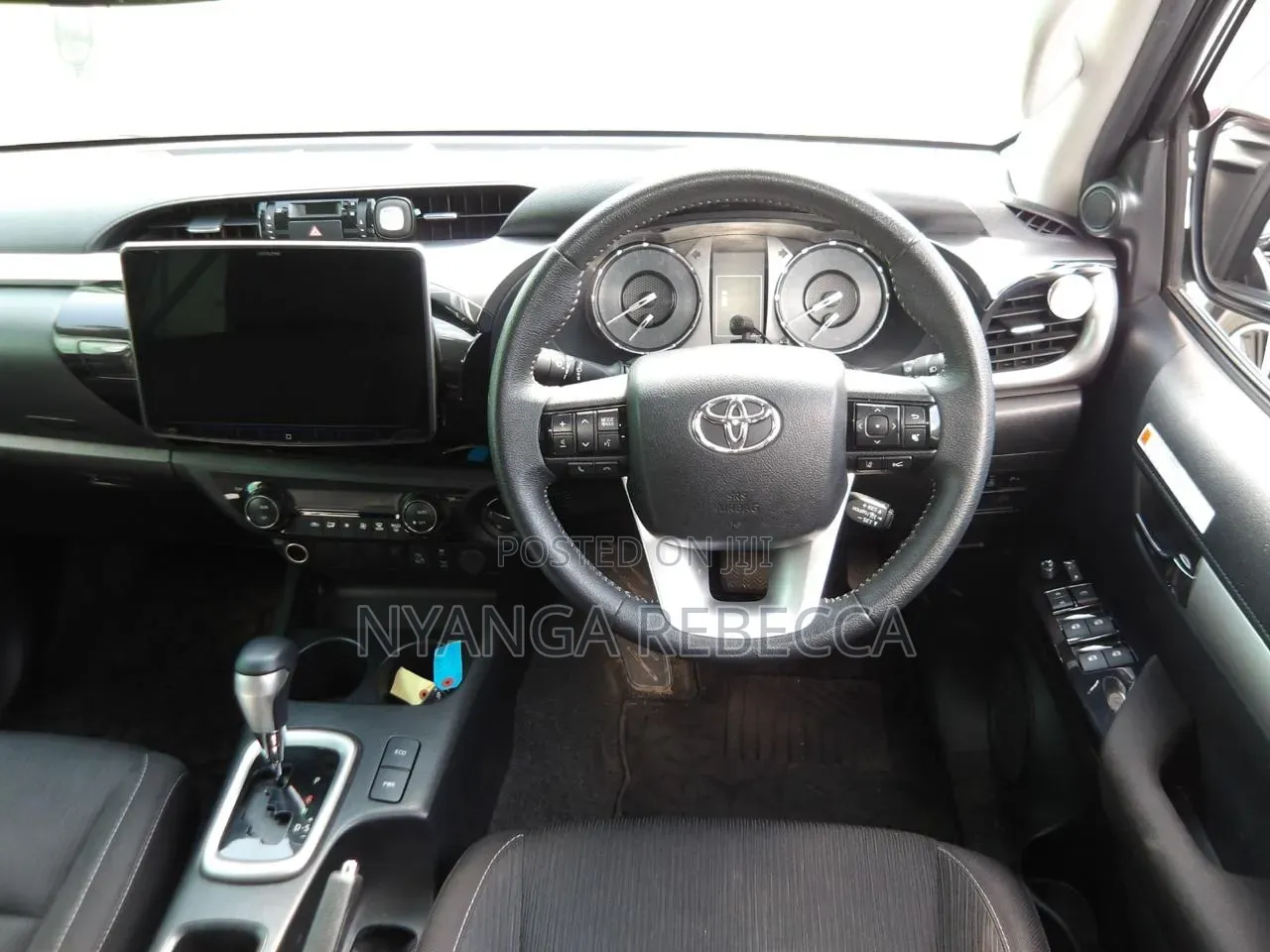 Toyota Hilux 2022 Black