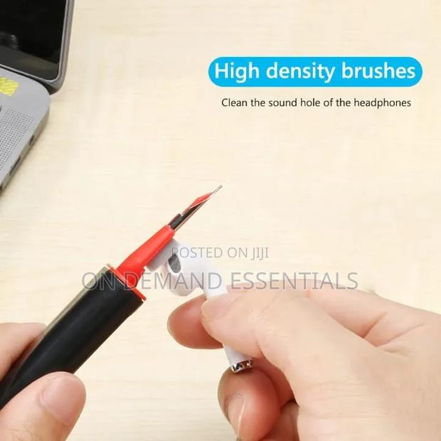 4-in-1 Multifunctional Gadget Cleaning Tool - thumbnail 2