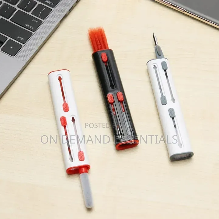 4-in-1 Multifunctional Gadget Cleaning Tool
