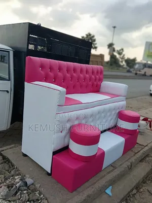 Pedicure Coach With Arms