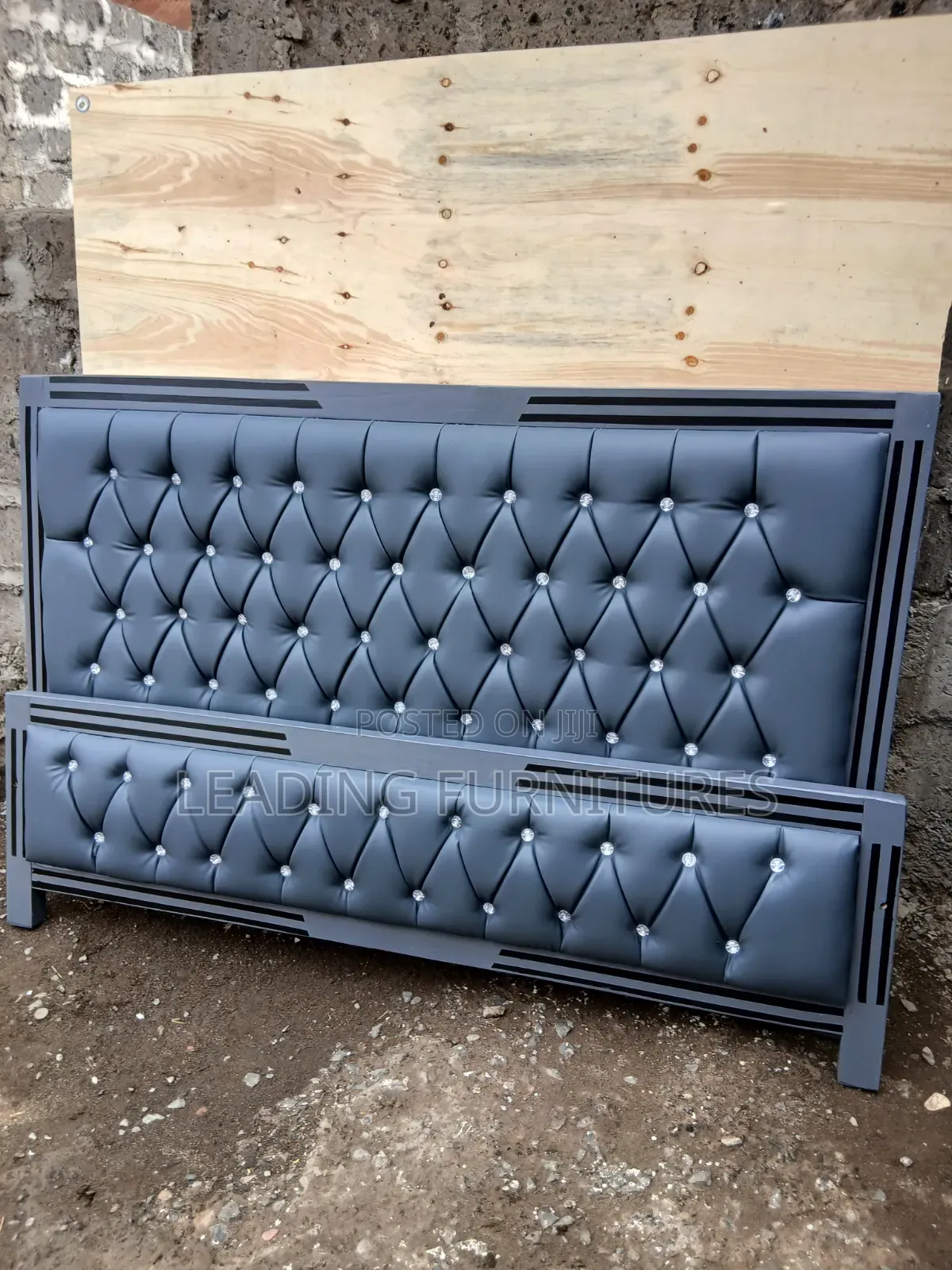 5x6 Strong Mocket Bed Color Gray With Sliver Buttons