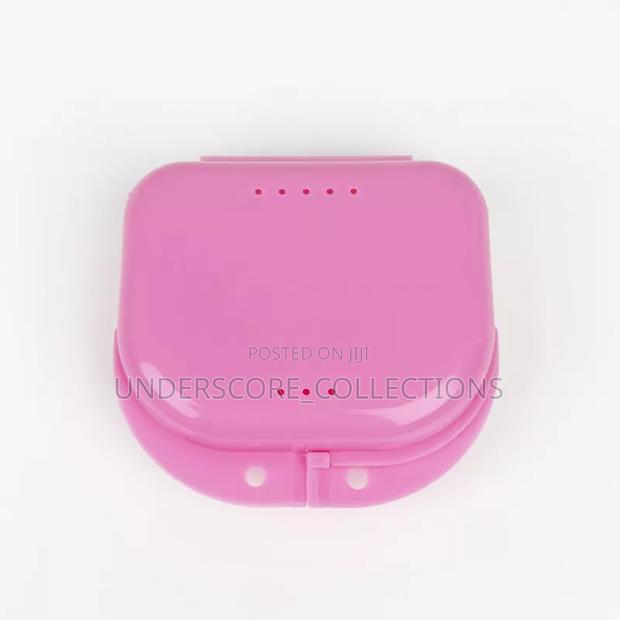 Plastic Dental Retainer Case - thumbnail 2