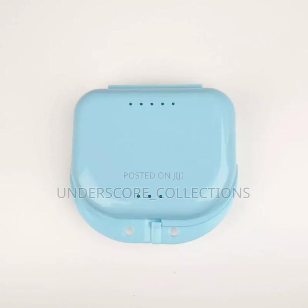 Plastic Dental Retainer Case - thumbnail 3