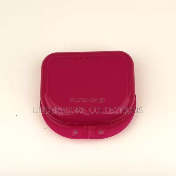 Plastic Dental Retainer Case - thumbnail 5