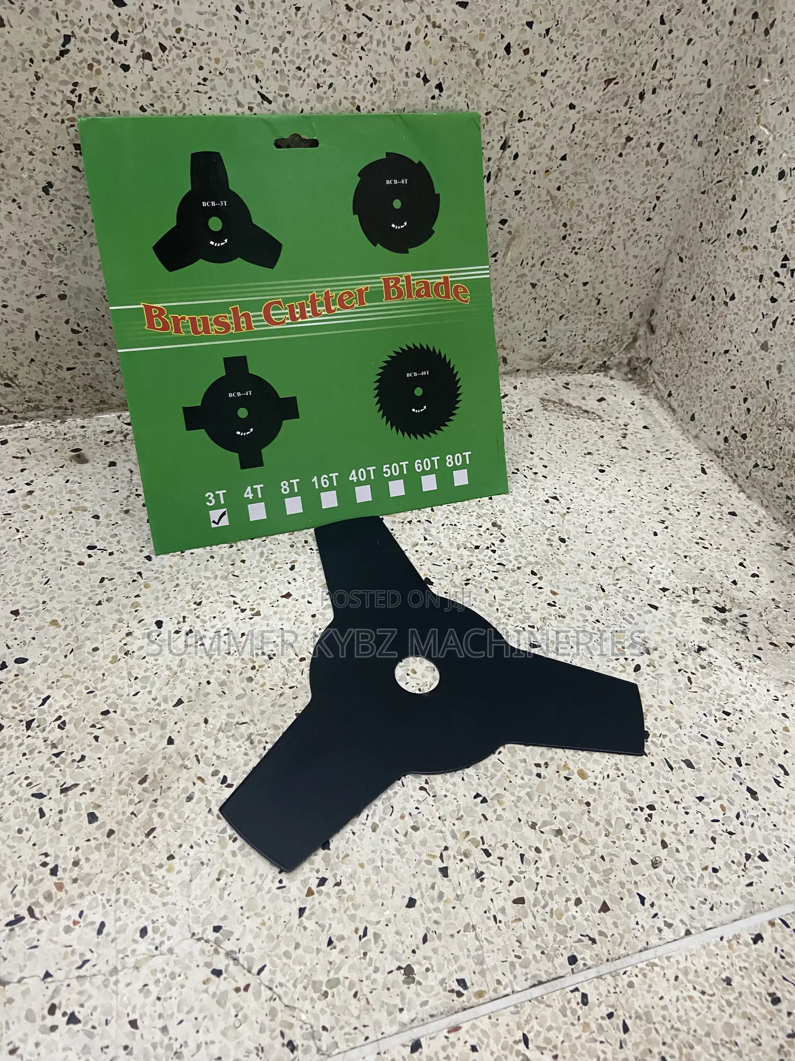 3-Tooth (3T) Black Carbon Steel Brush Cutter Blade.