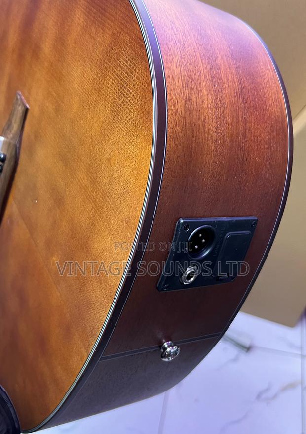 Fender CD-60 Acoustic-Electric Guitar – Solid Spruce Top - thumbnail 3