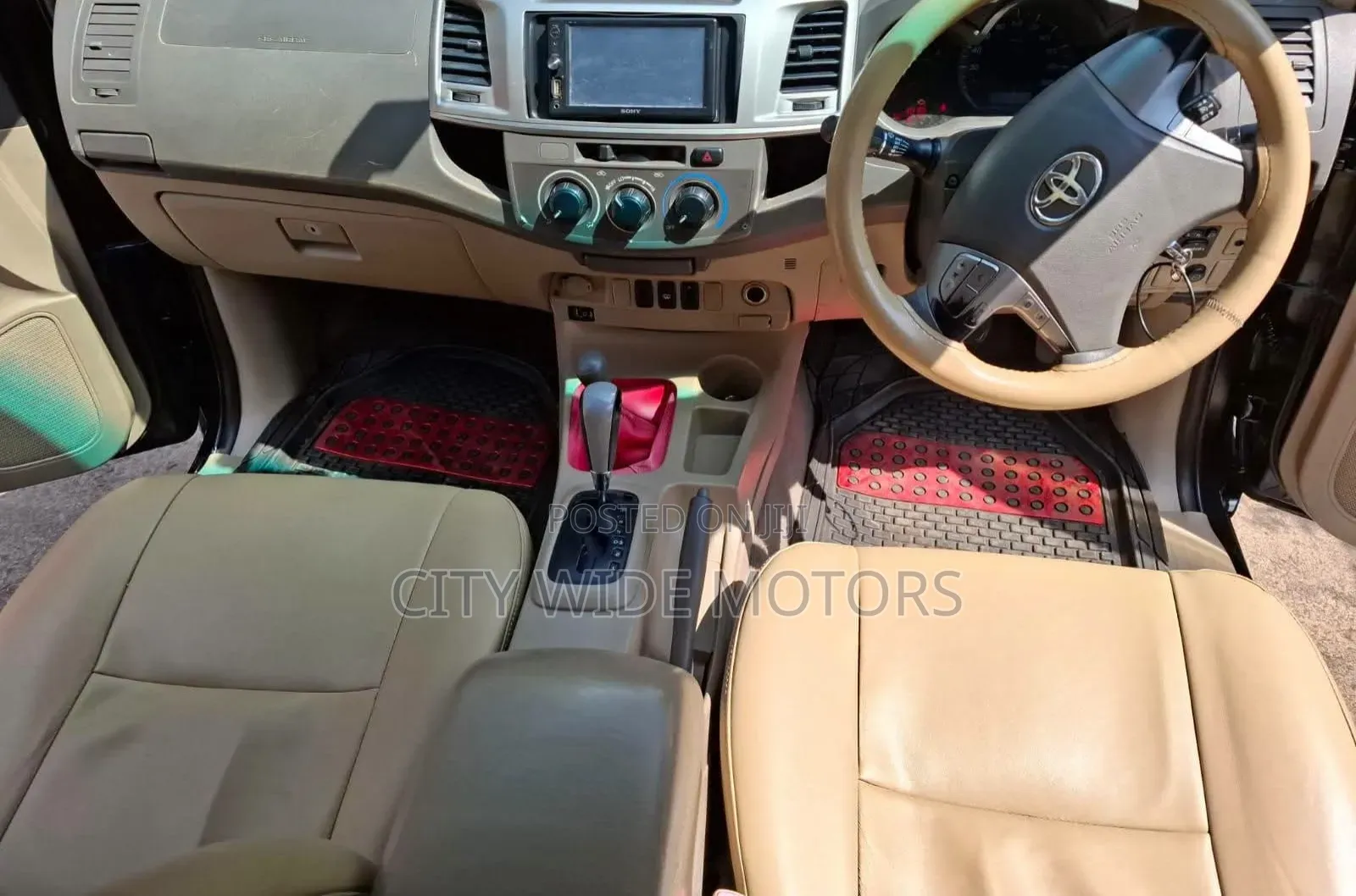 Toyota Hilux 2012 Black