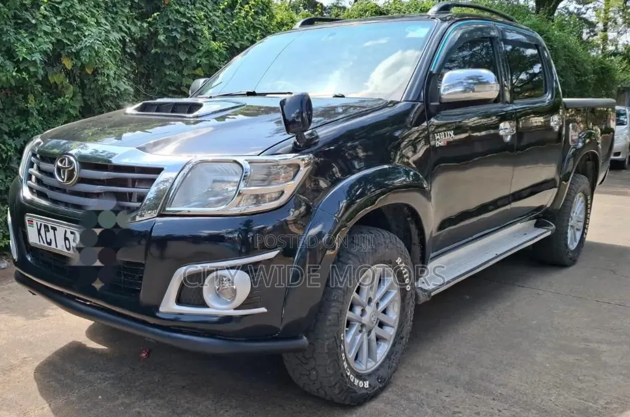 Toyota Hilux 2012 Black