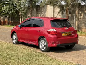 Toyota Auris 2010 Red