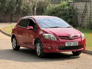 Toyota Auris 2010 Red