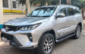 Toyota Fortuner 2017 Gray