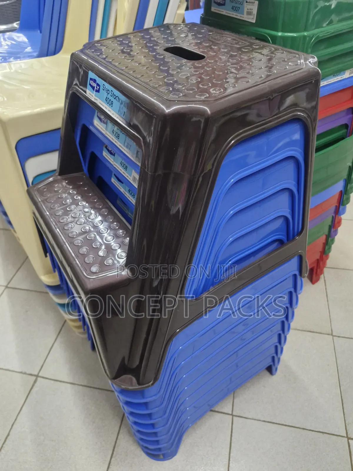 Kenpoly Moda Step Stool